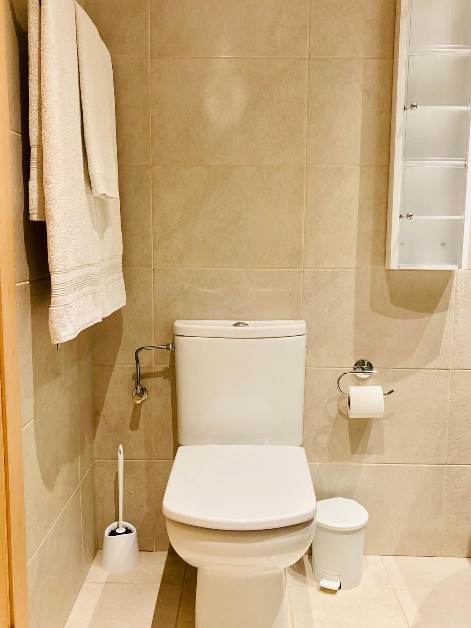 Apartamento Con Vistas Peralada Luaran gambar